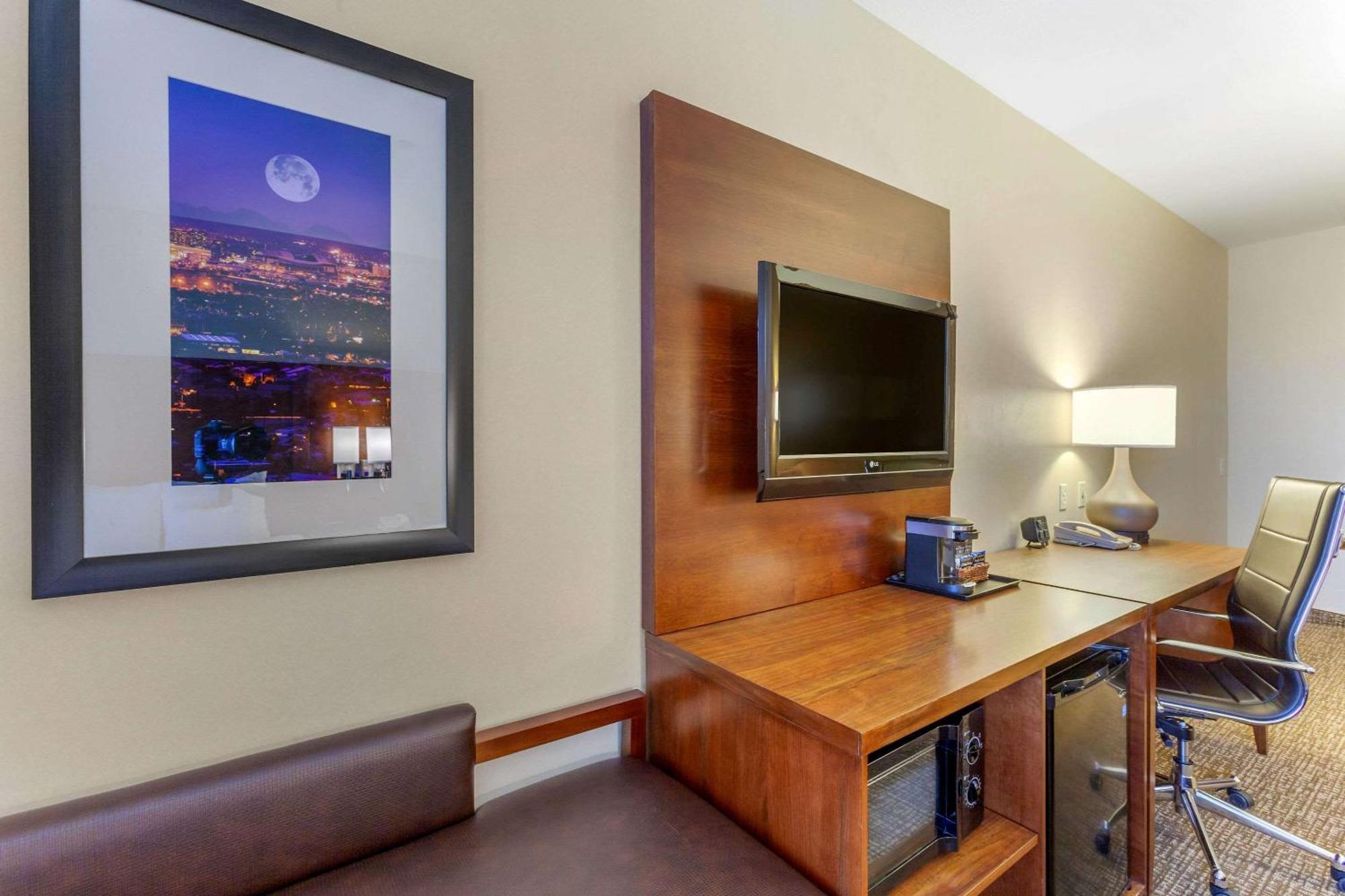Comfort Suites Glendale - State Farm Stadium Area Exteriér fotografie