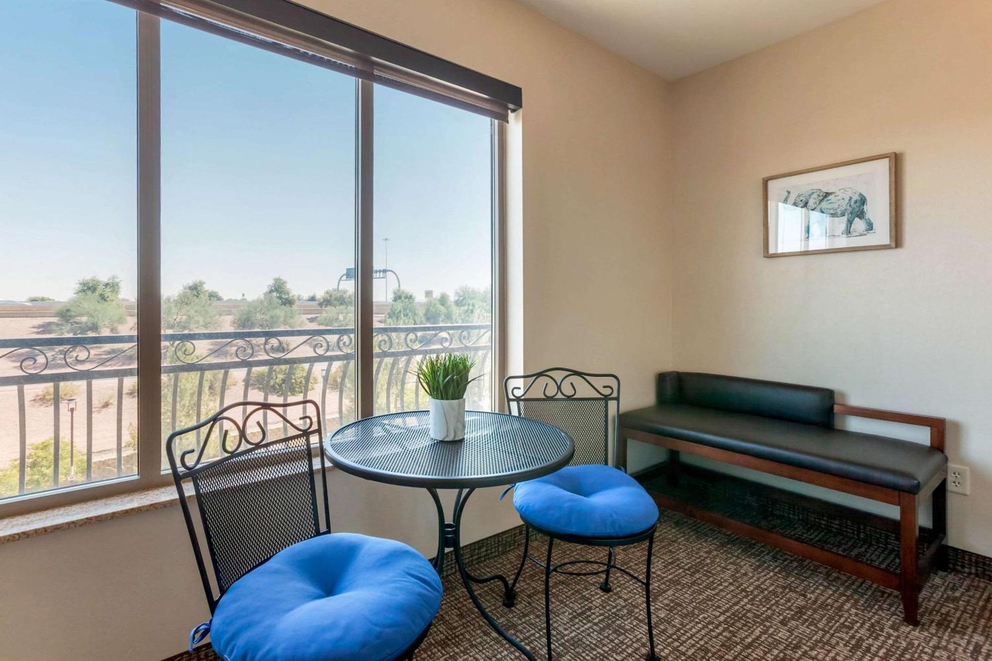 Comfort Suites Glendale - State Farm Stadium Area Exteriér fotografie